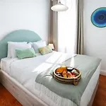Apartman Under The Moon