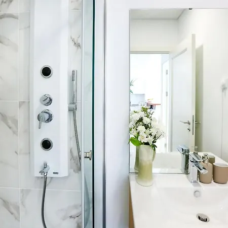 Under The Moon Apartmán