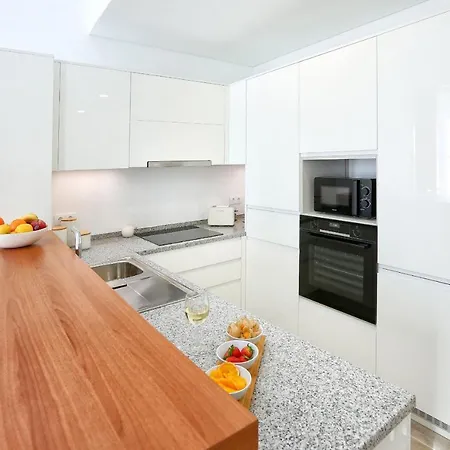 Under The Moon * Faro