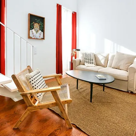 아파트 Under The Moon